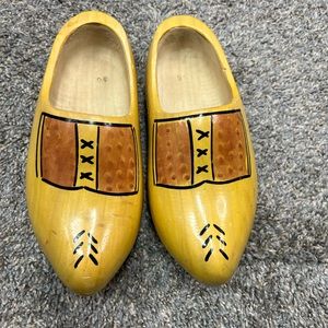 Vintage dutch holland wooden clogs shoes US 5 hand painted wood‎